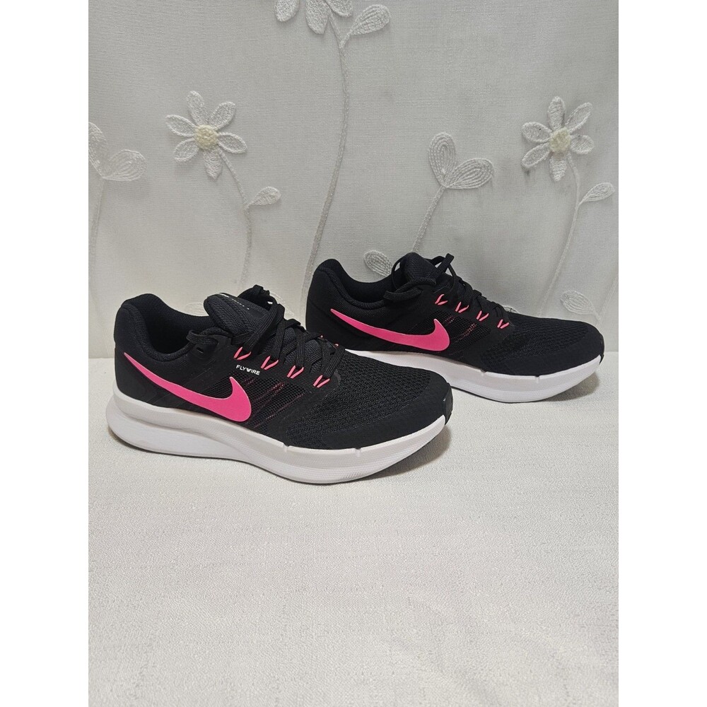 Nike Womens Size 7.5 Black Pink Running Shoes Swift 3 Flywire Sporty Breathable